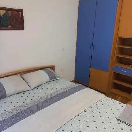 Cozy Retreat 2 Apartment